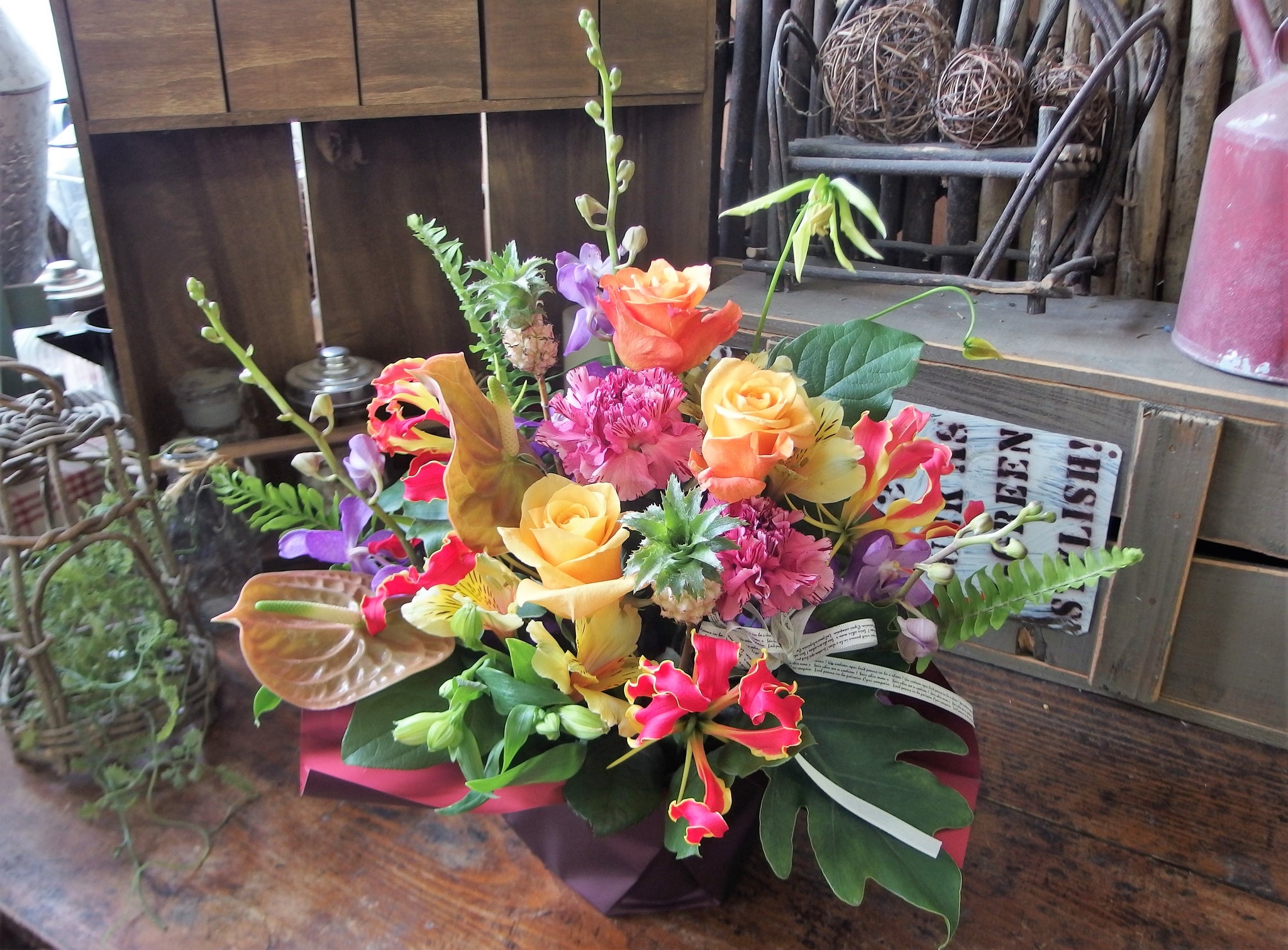 上品なカラフルアレンジ